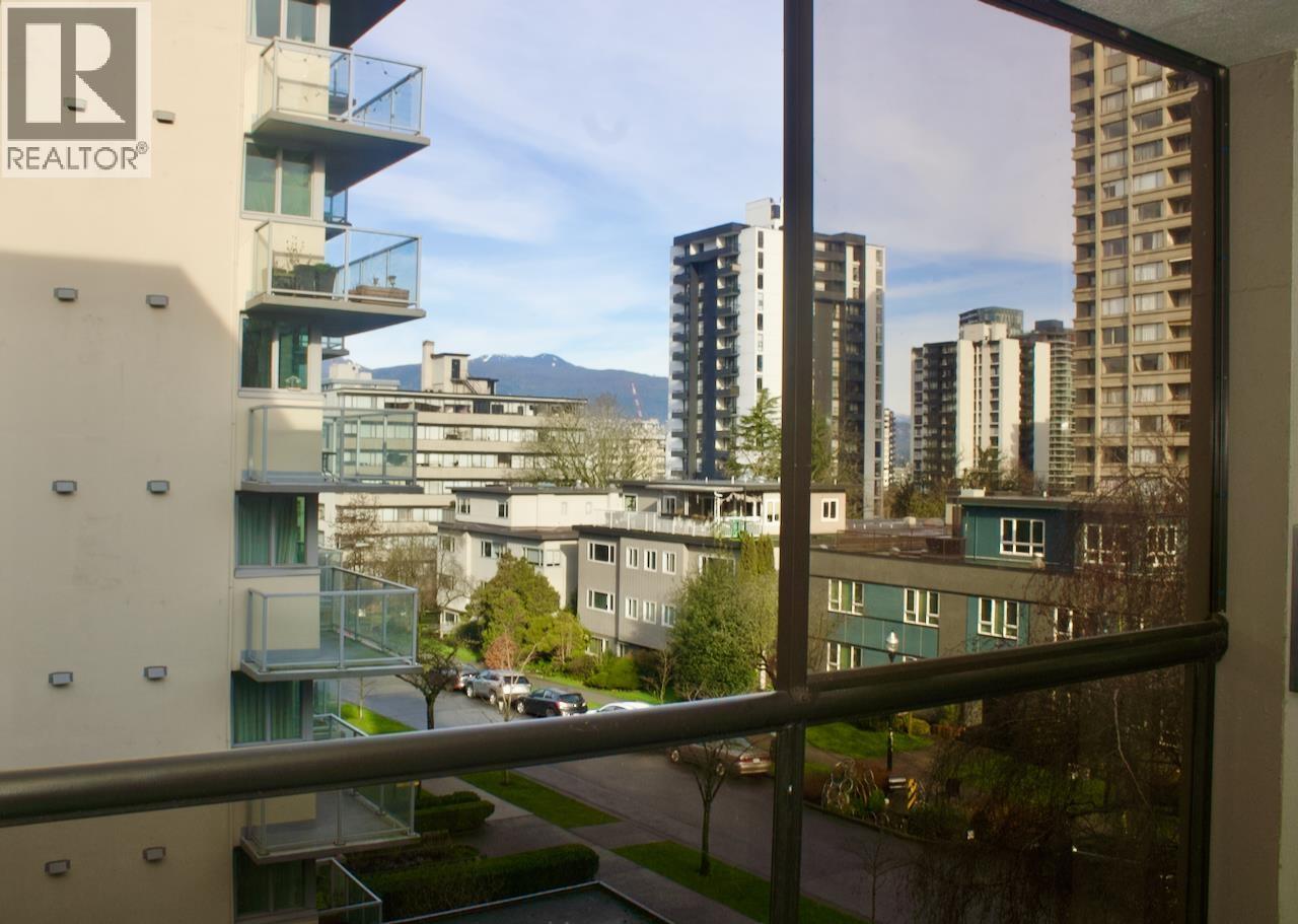 Listing Picture 14 of 24 : 402 1230 COMOX STREET, Vancouver / 溫哥華 - 魯藝地產 Yvonne Lu Group - MLS Medallion Club Member
