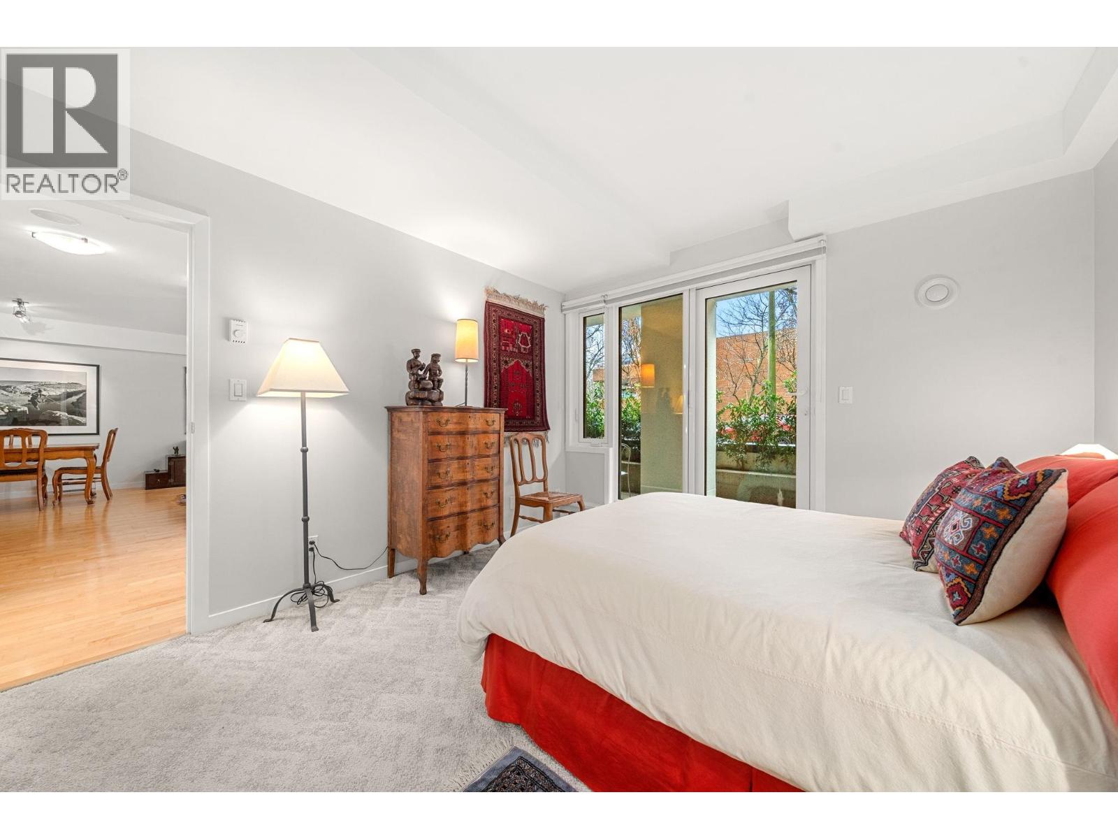 Listing Picture 19 of 33 : 1878 YORK AVENUE, Vancouver / 溫哥華 - 魯藝地產 Yvonne Lu Group - MLS Medallion Club Member