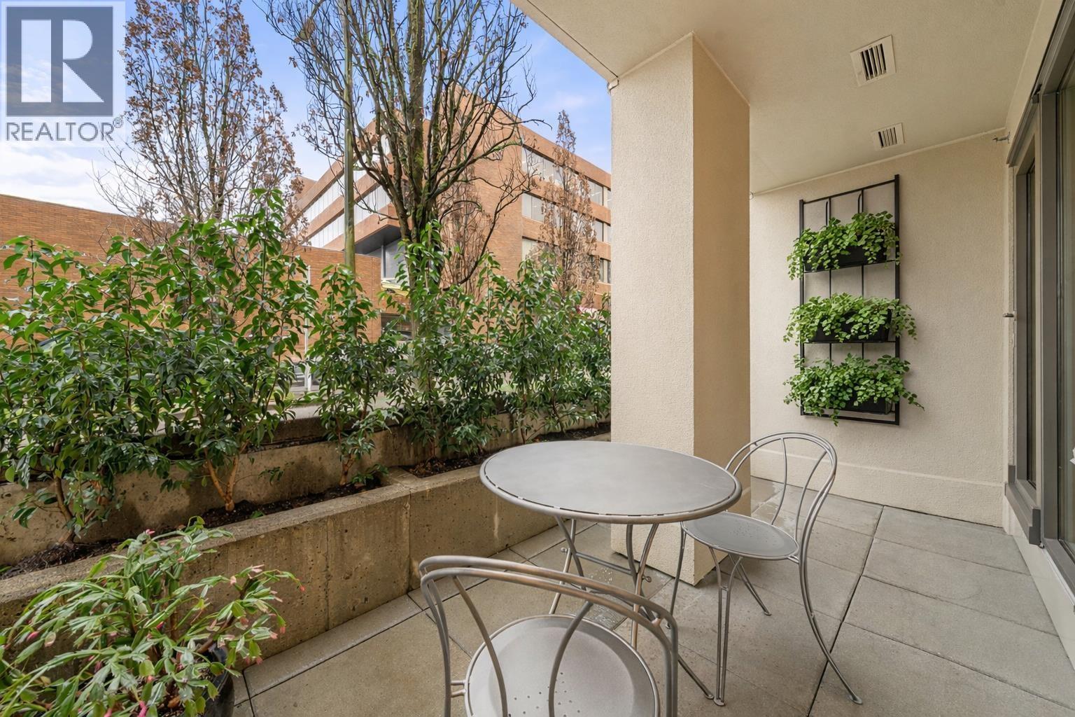 Listing Picture 29 of 33 : 1878 YORK AVENUE, Vancouver / 溫哥華 - 魯藝地產 Yvonne Lu Group - MLS Medallion Club Member