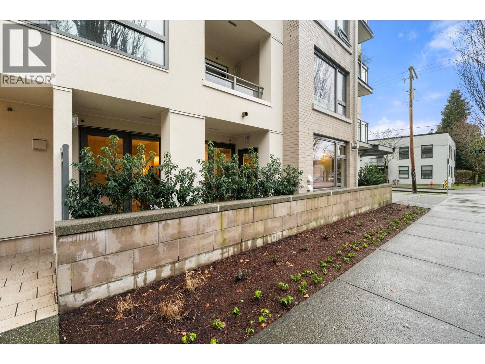 Listing Picture 28 of 33 : 1878 YORK AVENUE, Vancouver / 溫哥華 - 魯藝地產 Yvonne Lu Group - MLS Medallion Club Member