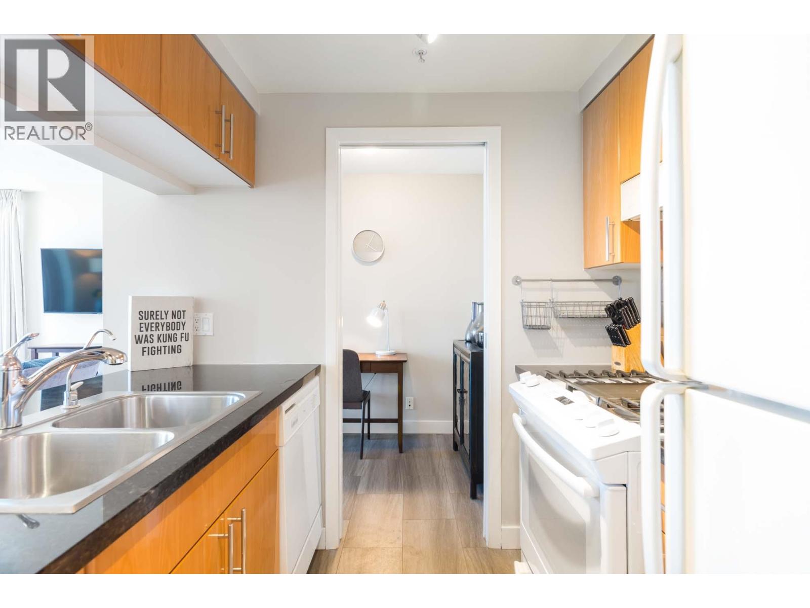 2907 193 Aquarius Mews, Vancouver, British Columbia  V6Z 2Z2 - Photo 5 - R3087942