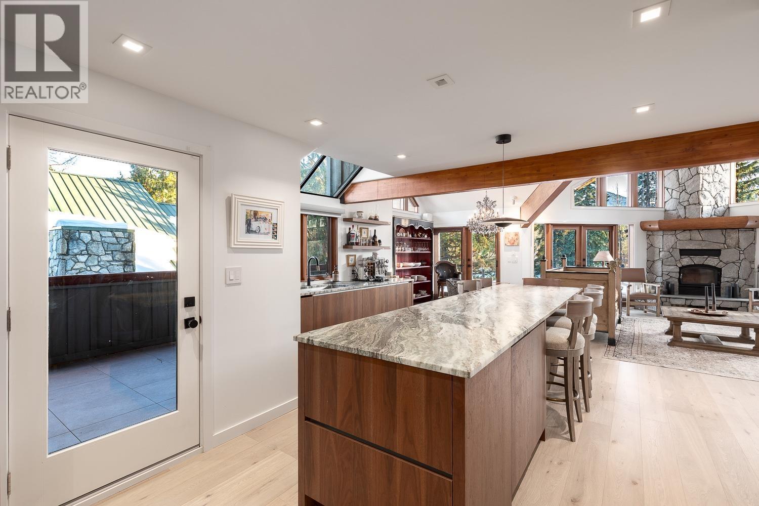 8162 Muirfield Crescent, Whistler, British Columbia  V8E 1J7 - Photo 12 - R3087932