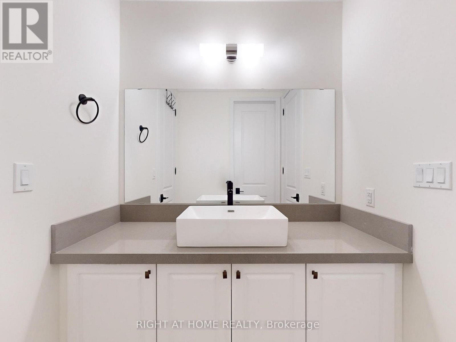 216 Sunset Vista Court E, Aurora, Ontario  L4G 3Y1 - Photo 23 - N12772920