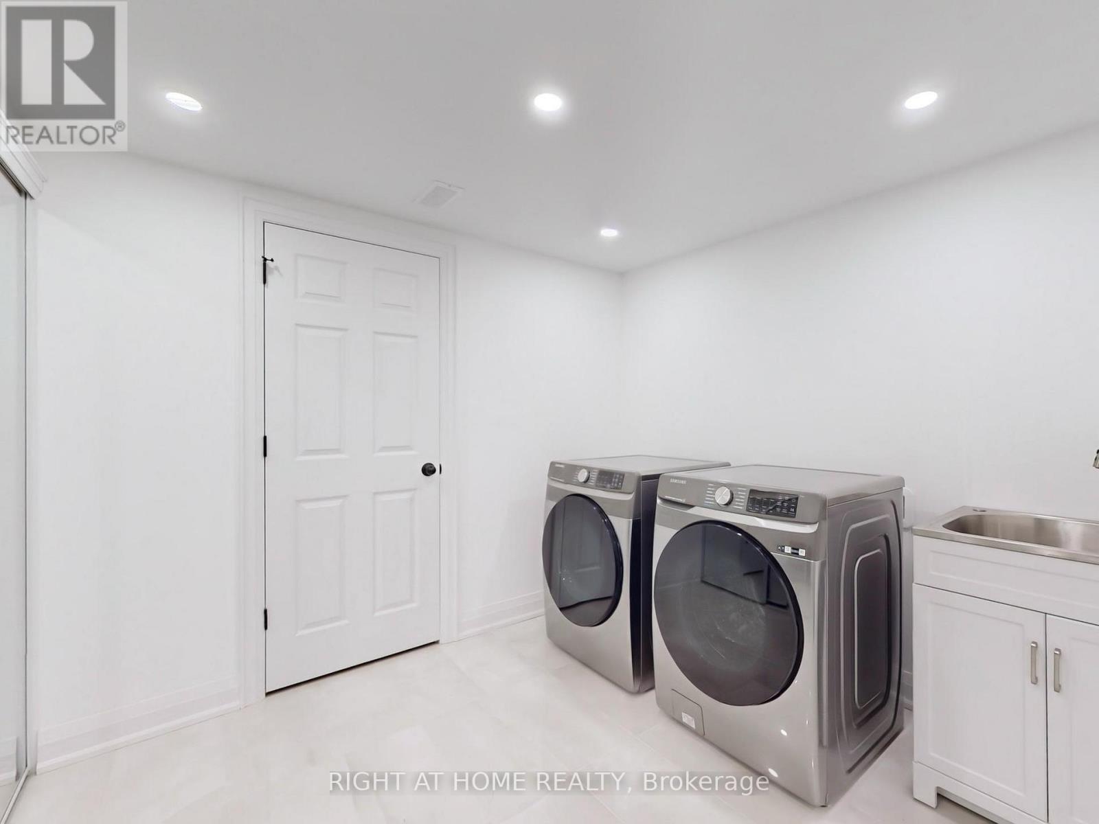 216 Sunset Vista Court E, Aurora, Ontario  L4G 3Y1 - Photo 33 - N12772920