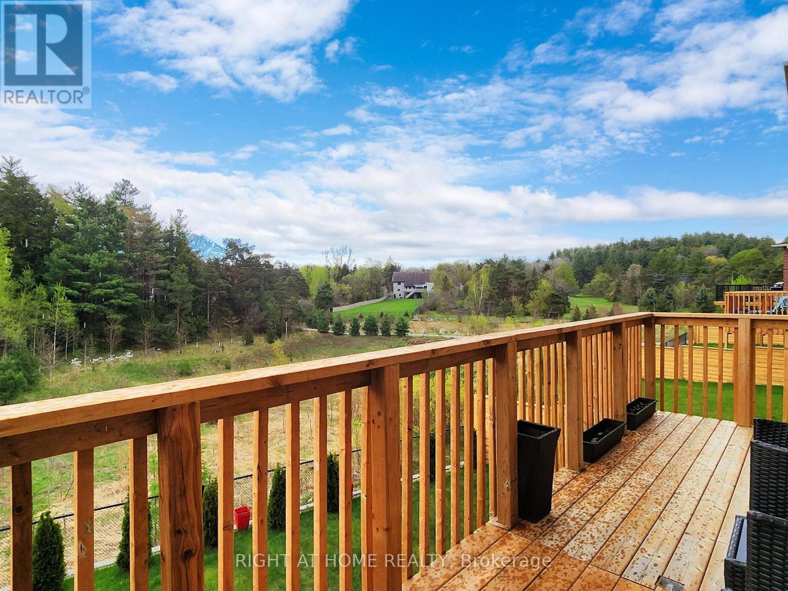 216 Sunset Vista Court E, Aurora, Ontario  L4G 3Y1 - Photo 39 - N12772920