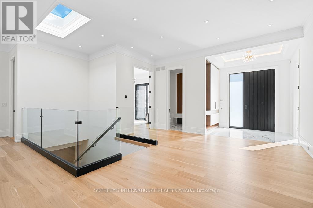 82 Donhill Crescent, Vaughan, Ontario  L0J 1C0 - Photo 6 - N12772952