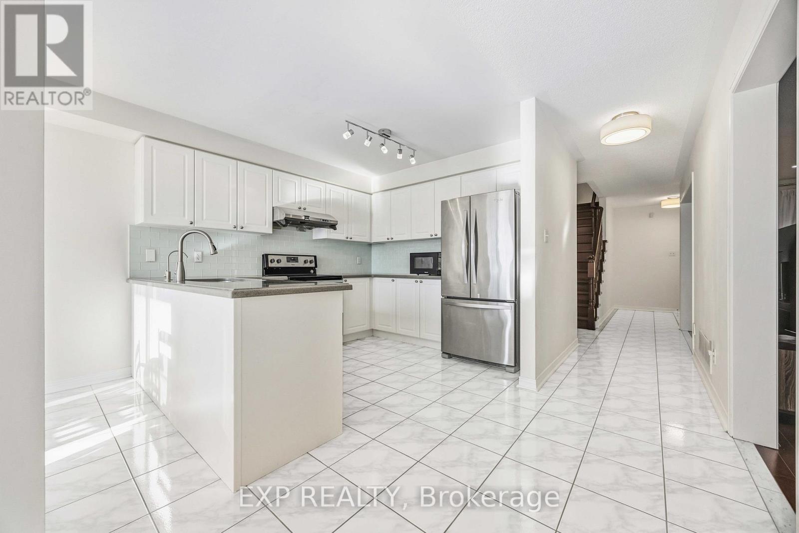 117 Halterwood Circle, Markham, Ontario  L3P 7T3 - Photo 5 - N12772956