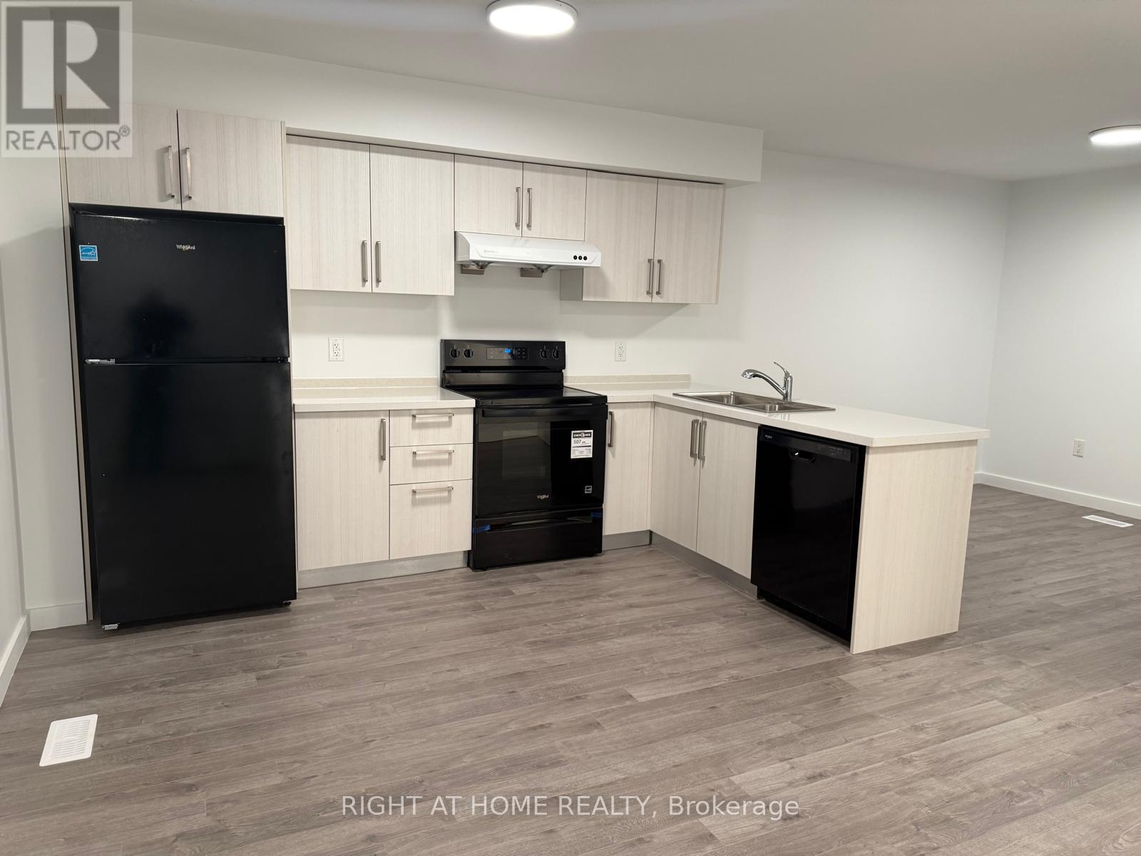 38 - 133 Highriver Trail, Welland, Ontario  L3C 0H6 - Photo 6 - X12760598