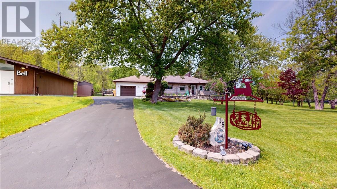 15 Gore Street, Gore Bay, Ontario  P0P 1H0 - Photo 11 - 2125093