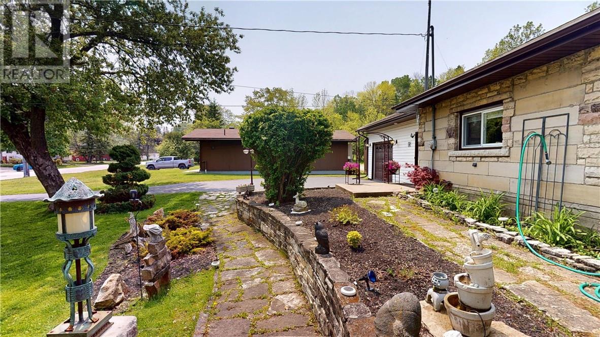 15 Gore Street, Gore Bay, Ontario  P0P 1H0 - Photo 15 - 2125093