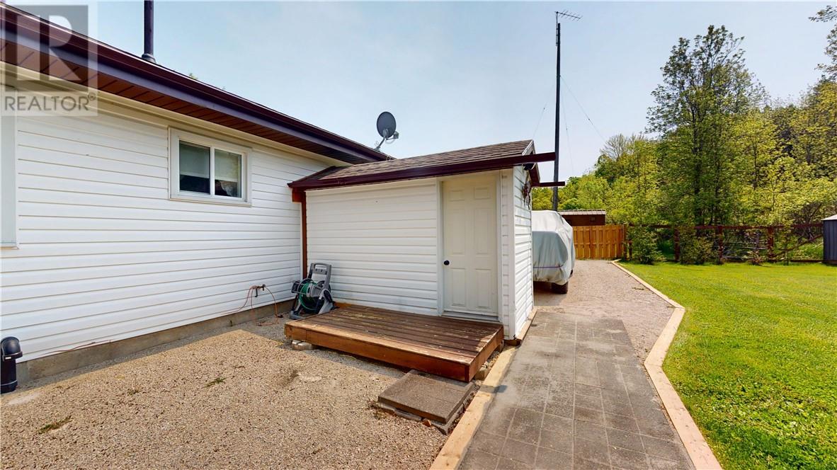 15 Gore Street, Gore Bay, Ontario  P0P 1H0 - Photo 19 - 2125093