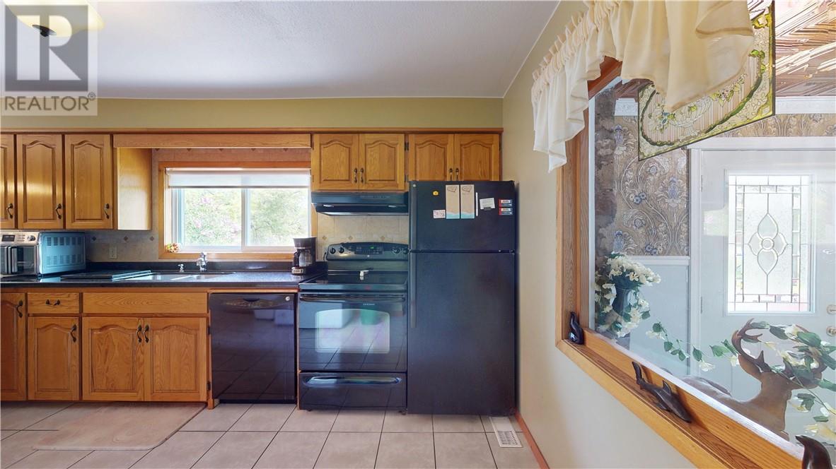 15 Gore Street, Gore Bay, Ontario  P0P 1H0 - Photo 51 - 2125093