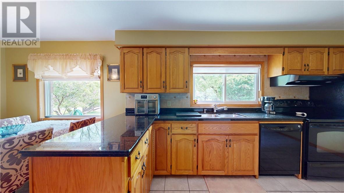 15 Gore Street, Gore Bay, Ontario  P0P 1H0 - Photo 53 - 2125093