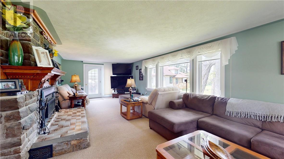 15 Gore Street, Gore Bay, Ontario  P0P 1H0 - Photo 59 - 2125093