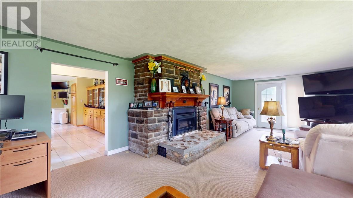 15 Gore Street, Gore Bay, Ontario  P0P 1H0 - Photo 63 - 2125093