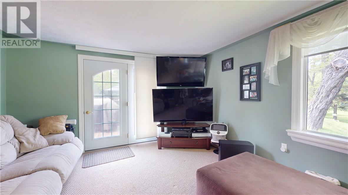 15 Gore Street, Gore Bay, Ontario  P0P 1H0 - Photo 65 - 2125093