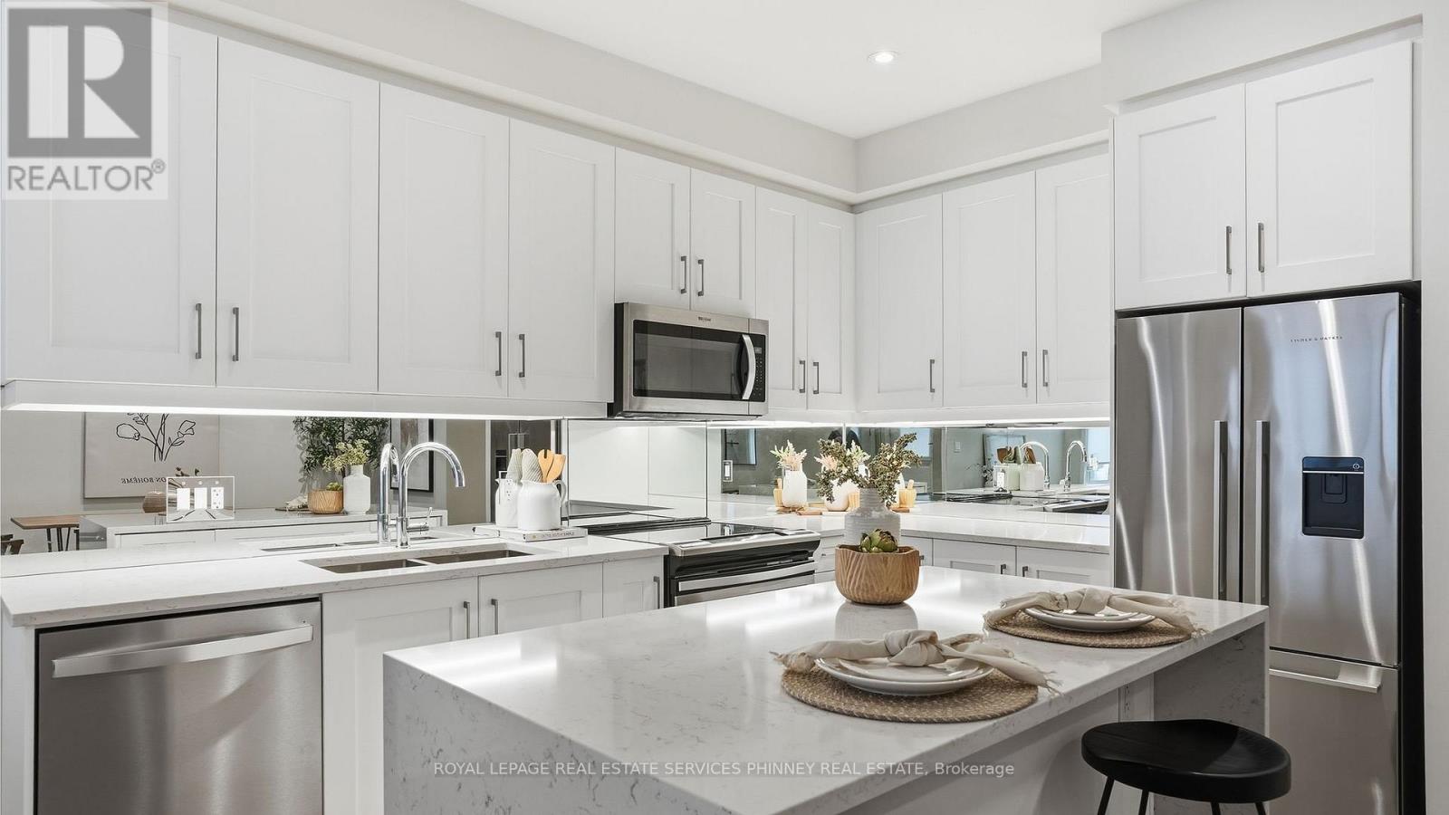 201 - 652 Cricklewood Drive, Mississauga, Ontario  L5G 0A5 - Photo 11 - W12772922