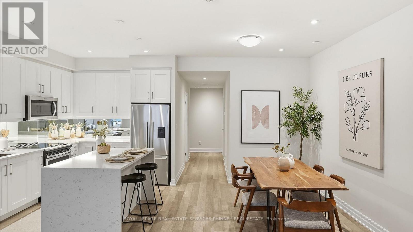 201 - 652 Cricklewood Drive, Mississauga, Ontario  L5G 0A5 - Photo 5 - W12772922