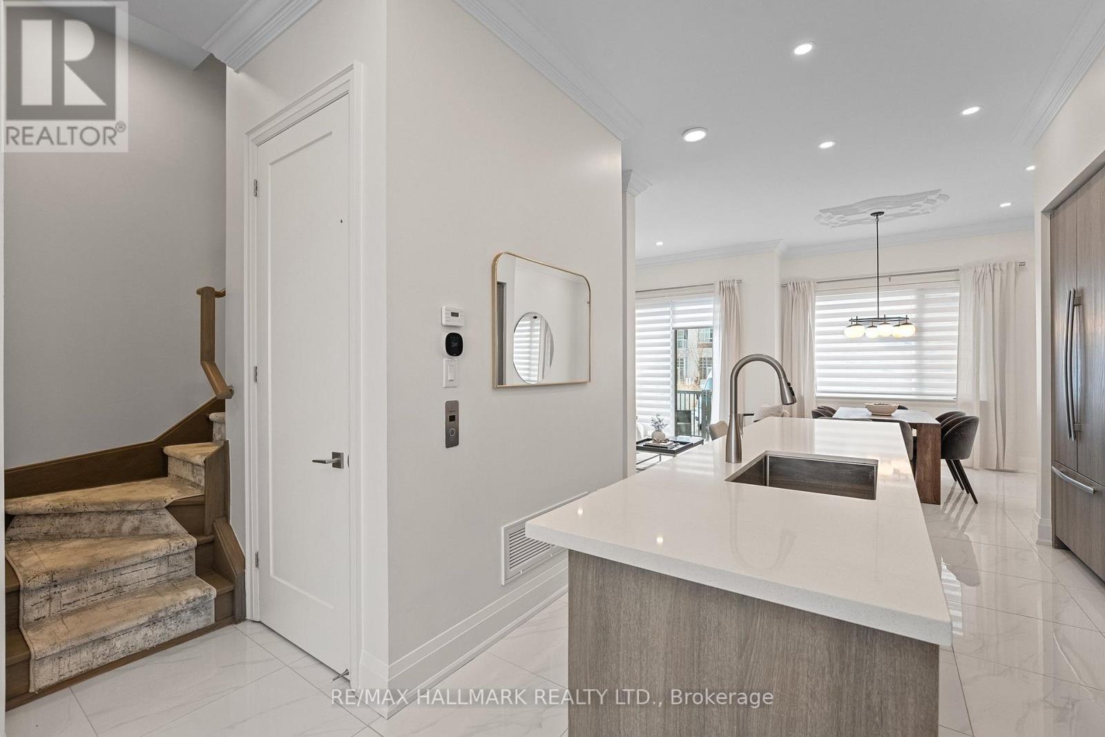 129 High Street W, Mississauga, Ontario  L5H 1K4 - Photo 12 - W12772930