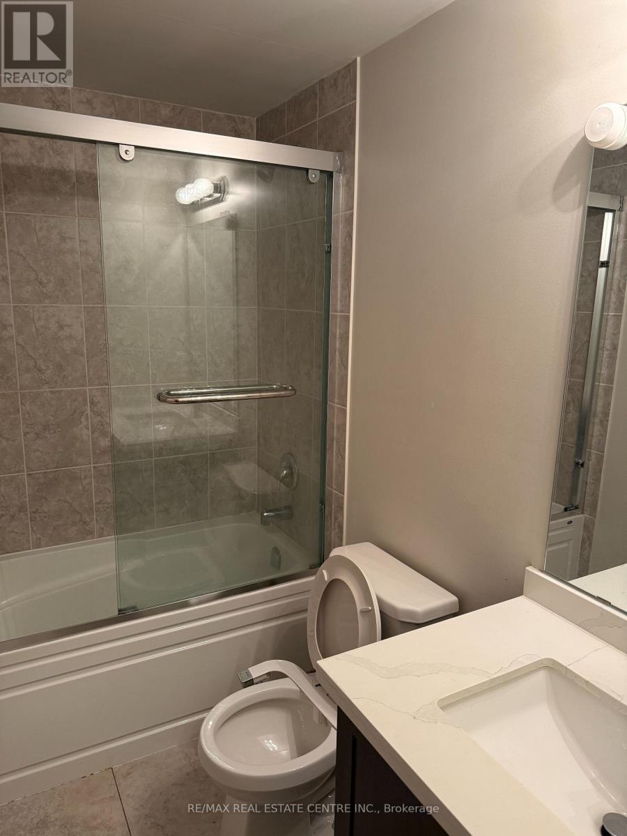 4 Adamsville Road, Brampton, Ontario  L6X 2X4 - Photo 8 - W12772932