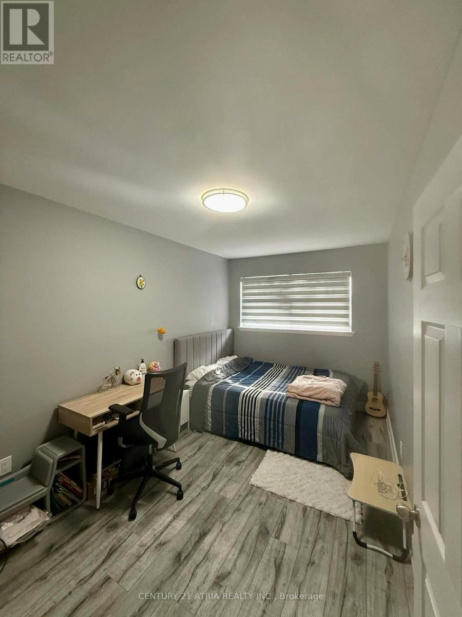 42 Ardglen Drive, Brampton, Ontario  L6W 1V3 - Photo 3 - W12772976