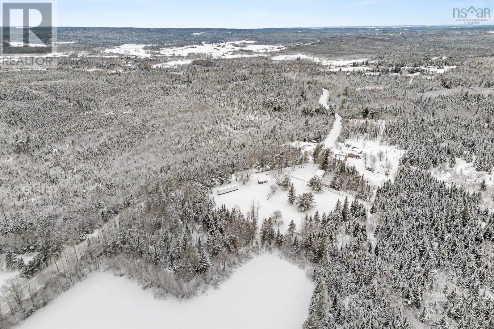 215 Perry Grant Drive, Meaghers Grant, Nova Scotia  B0N 1K0 - Photo 4 - 202602396