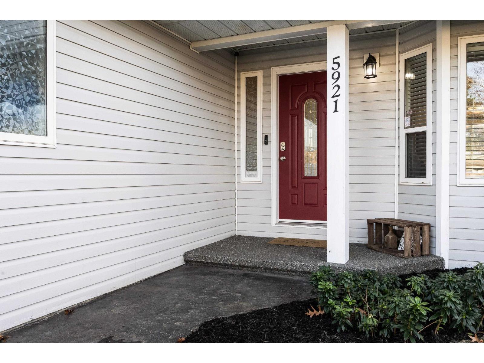 5921 Glendale Drive, Sardis South, Chilliwack, British Columbia  V2R 3A5 - Photo 3 - R3087826