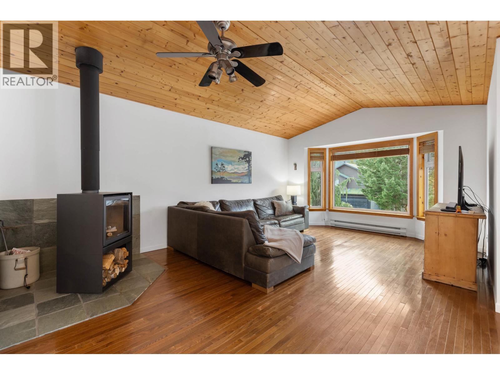 1469 Olive Street, Pemberton, British Columbia  V0N 2L0 - Photo 7 - R3067735