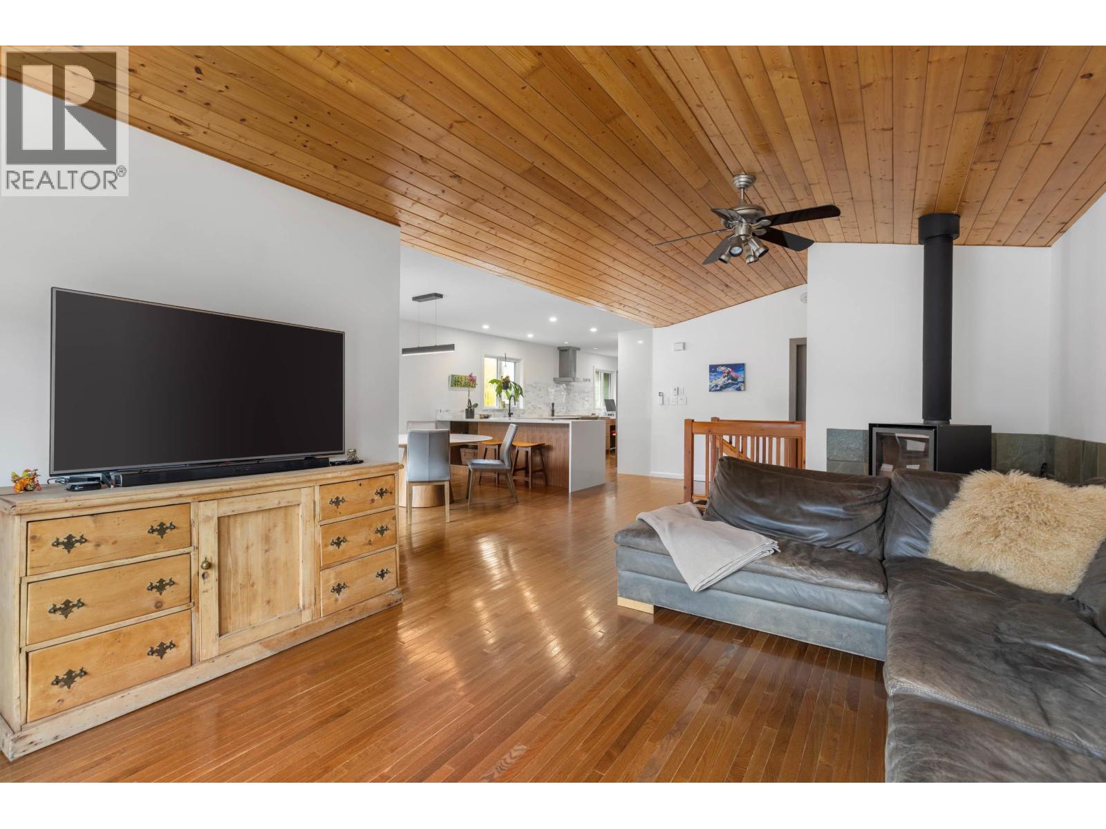 1469 Olive Street, Pemberton, British Columbia  V0N 2L0 - Photo 8 - R3067735