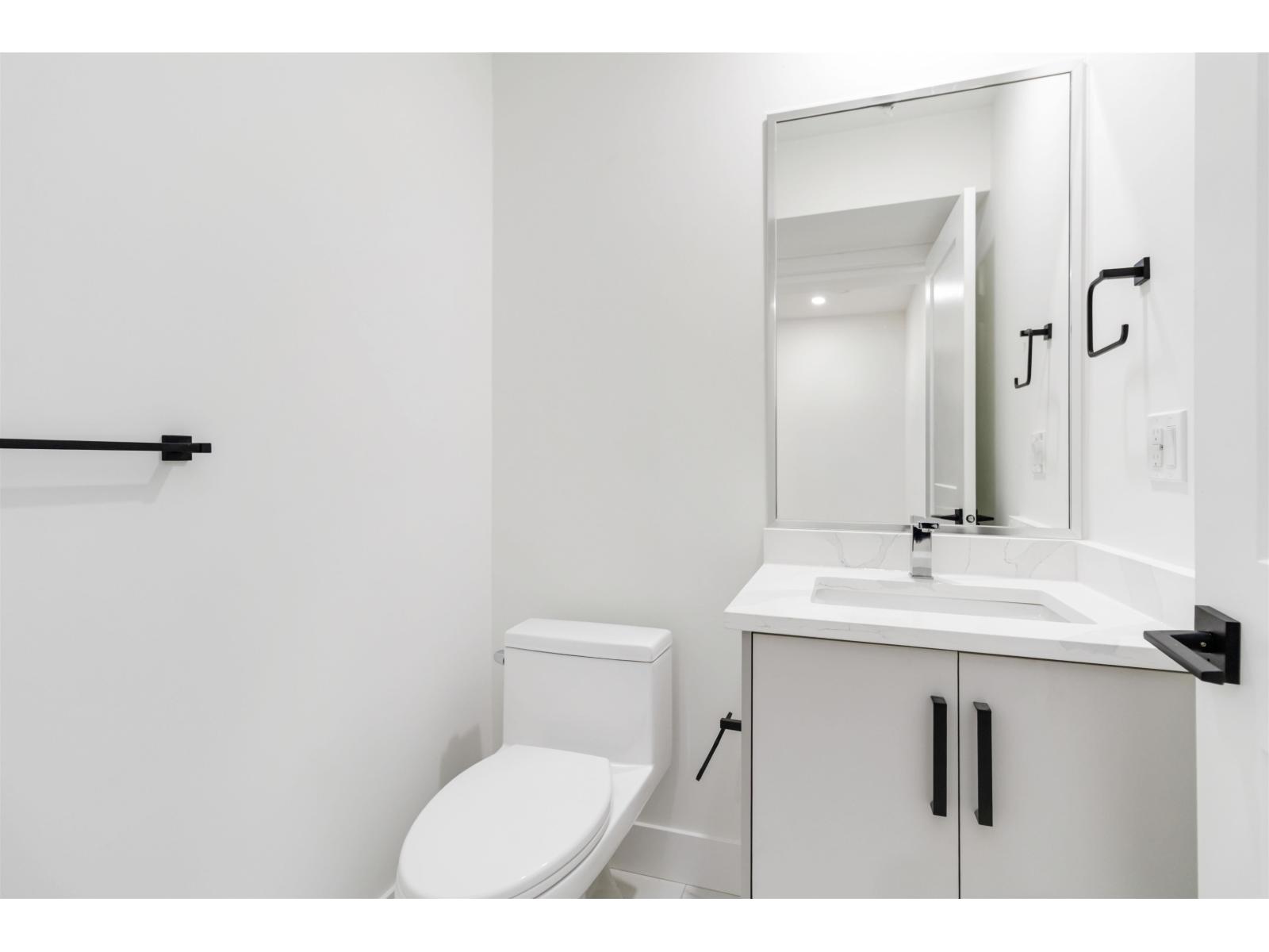 32666 3rd Avenue, Mission, British Columbia  V2V 1T9 - Photo 8 - R3087592