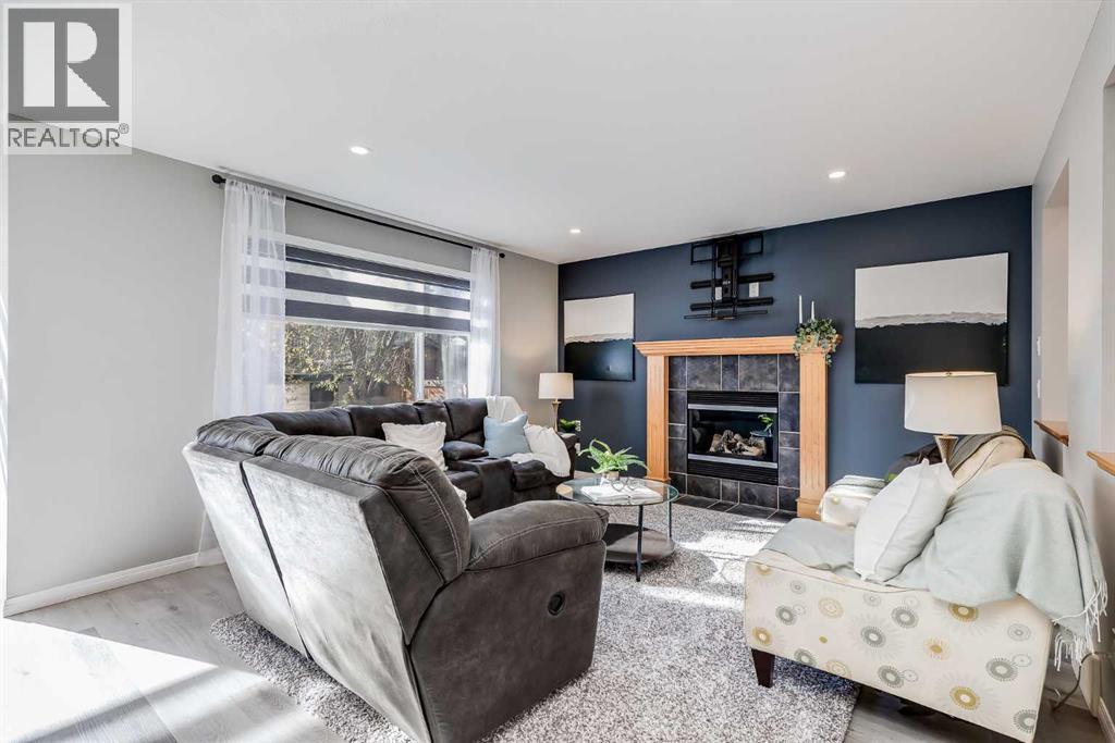 208 Fairways Bay Nw, Airdrie, Alberta  T4B 2P5 - Photo 10 - A2282573