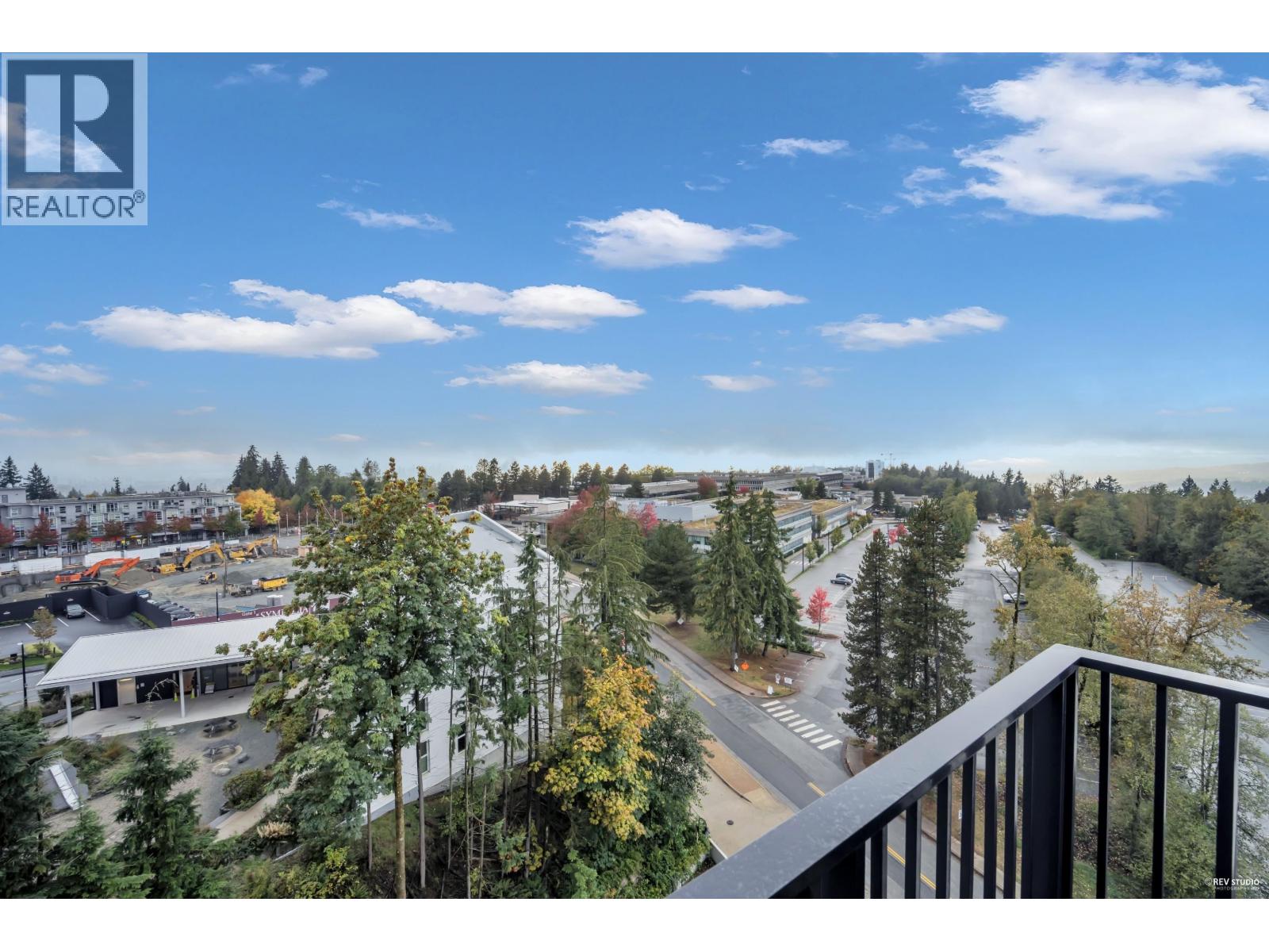 Listing Picture 17 of 31 : 802 8750 UNIVERSITY CRESCENT, Burnaby / 本拿比 - 魯藝地產 Yvonne Lu Group - MLS Medallion Club Member