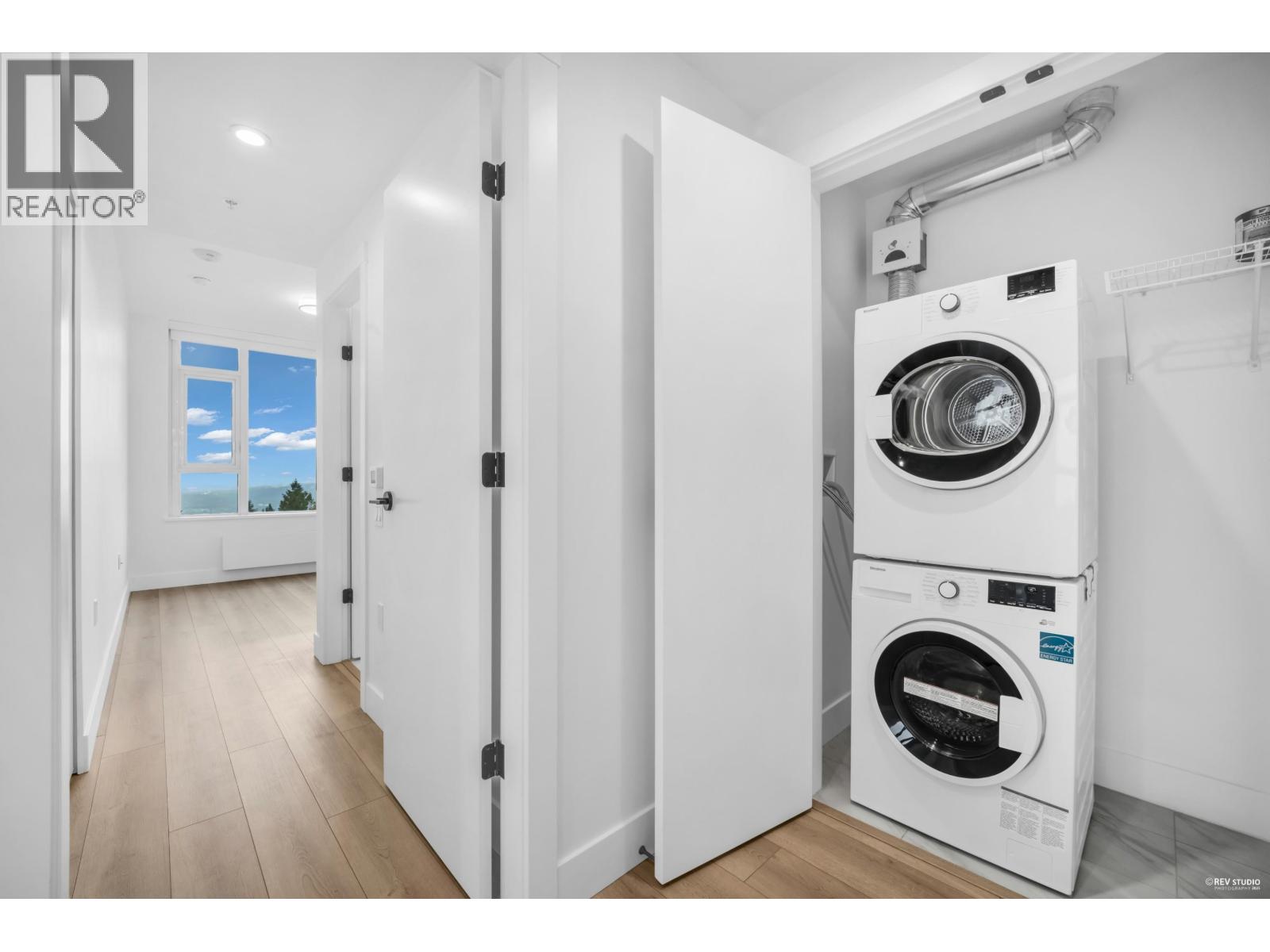 Listing Picture 15 of 31 : 802 8750 UNIVERSITY CRESCENT, Burnaby / 本拿比 - 魯藝地產 Yvonne Lu Group - MLS Medallion Club Member