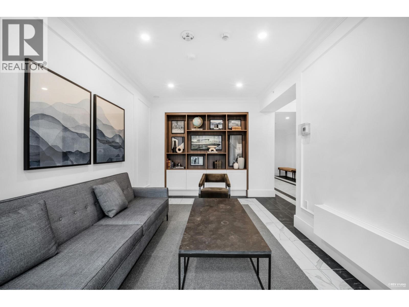 Listing Picture 28 of 31 : 802 8750 UNIVERSITY CRESCENT, Burnaby / 本拿比 - 魯藝地產 Yvonne Lu Group - MLS Medallion Club Member