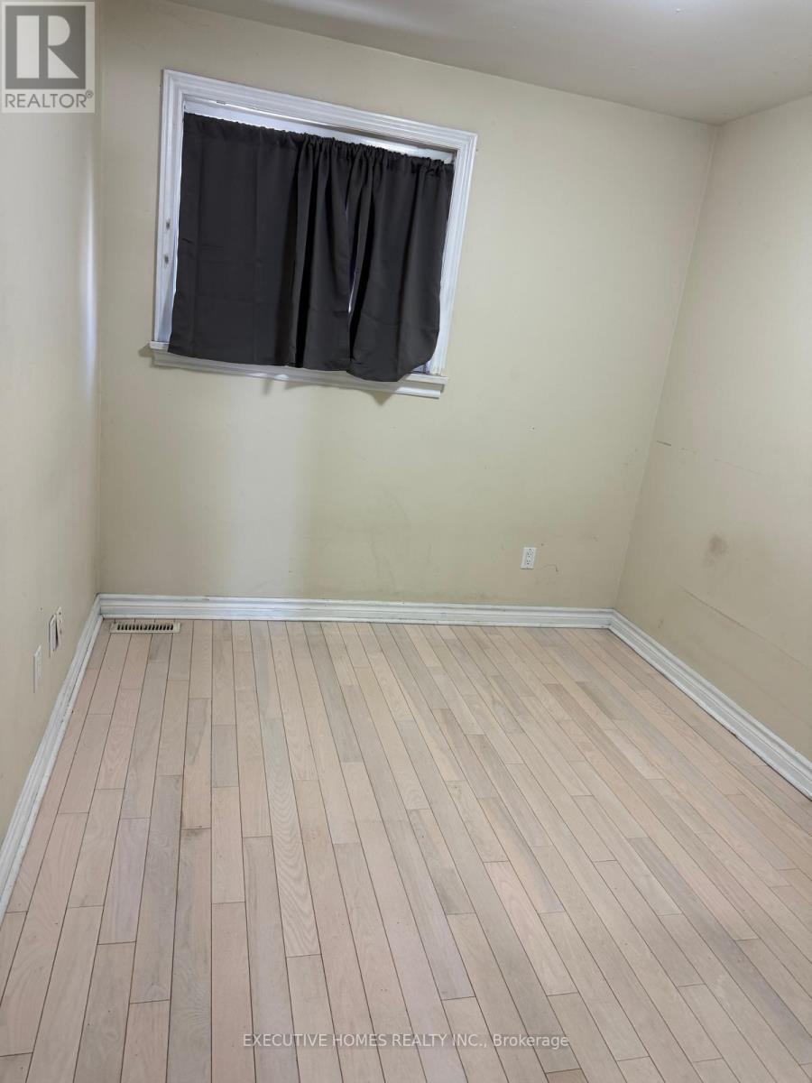 6 Manderley Pl Place, Brampton, Ontario  L6S 2S6 - Photo 22 - W12689512