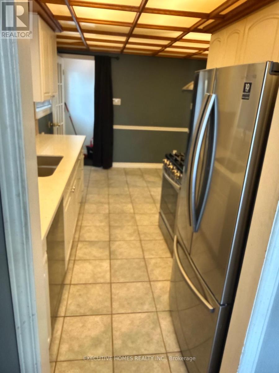 6 Manderley Pl Place, Brampton, Ontario  L6S 2S6 - Photo 23 - W12689512