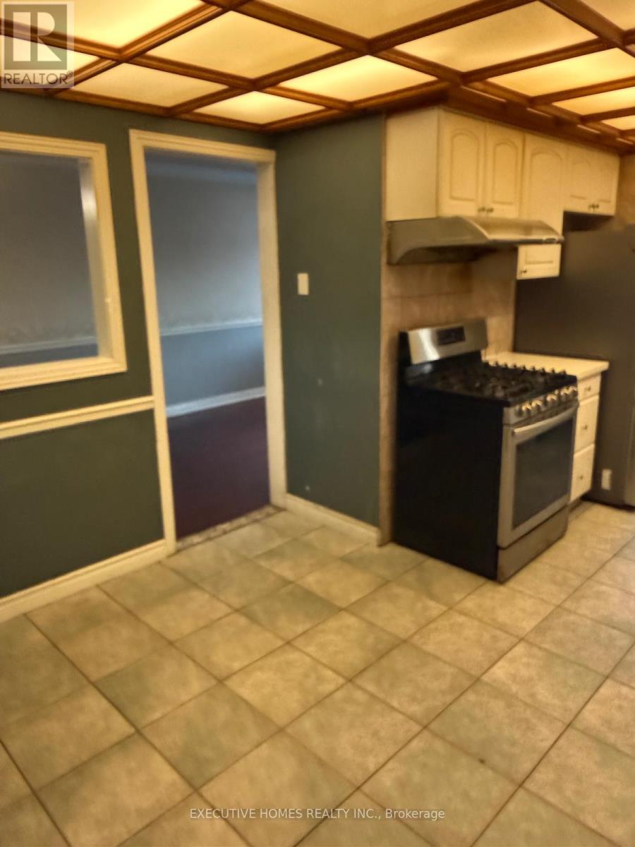 6 Manderley Pl Place, Brampton, Ontario  L6S 2S6 - Photo 17 - W12689512