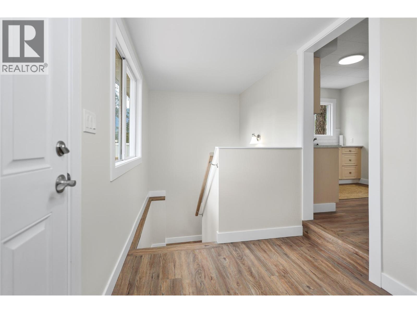 8127 Donaldson Drive, Grand Forks, British Columbia  V0H 1H2 - Photo 10 - 10375322