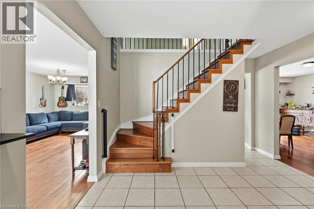 17 Strawberry Lane, Brantford, Ontario  N3T 5Z6 - Photo 2 - 40804041