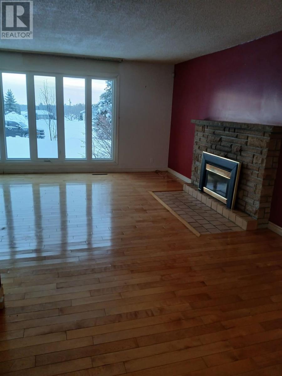 21 Bracken Pl, Elliot Lake, Ontario  P5A 1L5 - Photo 9 - SM260259