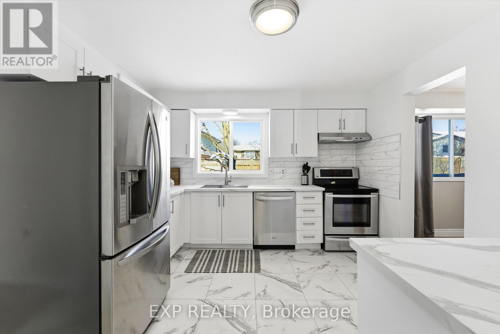 27 Morris Drive, Belleville (Belleville Ward), Ontario  K8P 5B3 - Photo 5 - X12773092