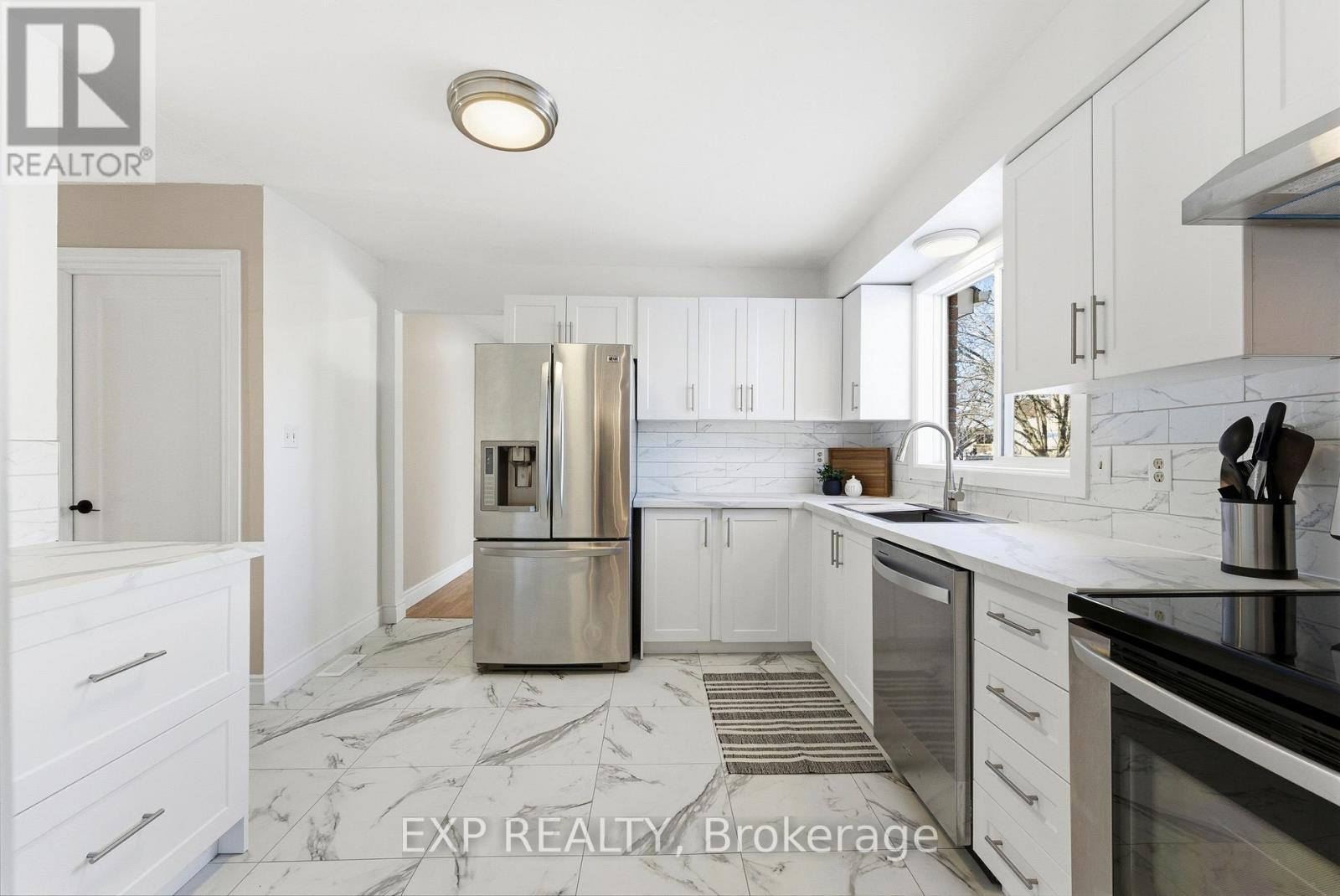 27 Morris Drive, Belleville (Belleville Ward), Ontario  K8P 5B3 - Photo 6 - X12773092