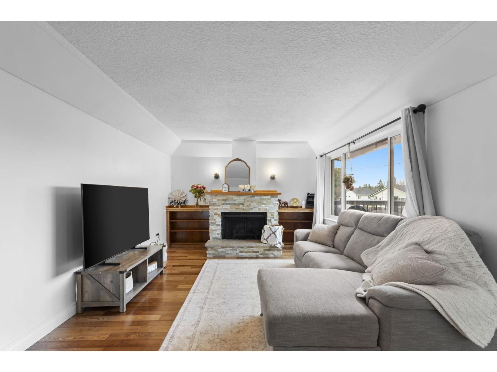 46307 Riverside Drive, Chilliwack Proper East, Chilliwack, British Columbia  V2P 3L2 - Photo 4 - R3087975