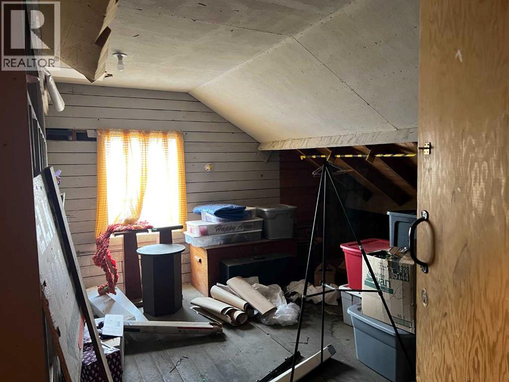 4702 50 Avenue, Camrose, Alberta  T4V 0R8 - Photo 14 - A2279632