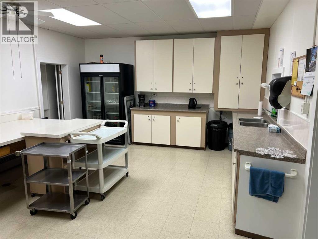 4702 50 Avenue, Camrose, Alberta  T4V 0R8 - Photo 17 - A2279632