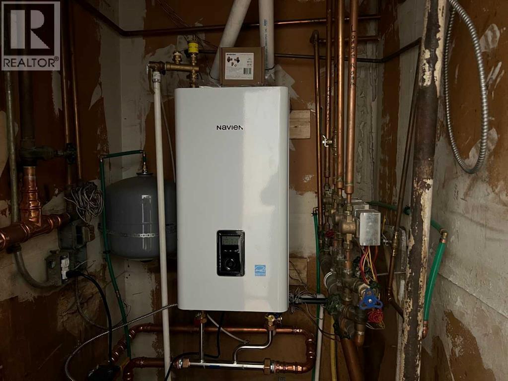 4702 50 Avenue, Camrose, Alberta  T4V 0R8 - Photo 26 - A2279632