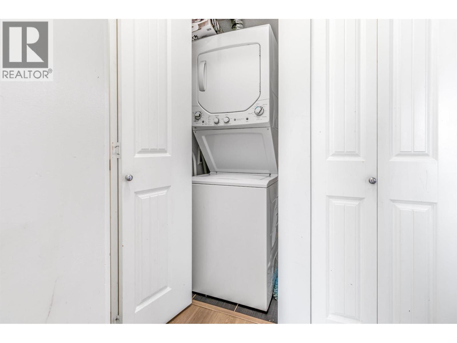 306 22290 North Avenue, Maple Ridge, British Columbia  V2X 8Z8 - Photo 11 - R3087472