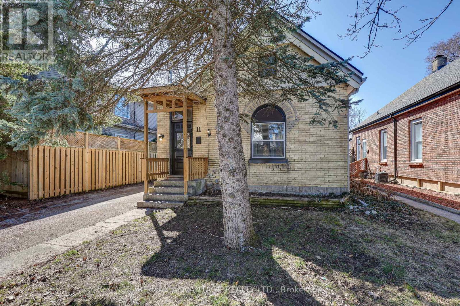 11 Josephine Street, London South, Ontario  N5Z 3N7 - Photo 2 - X12773008