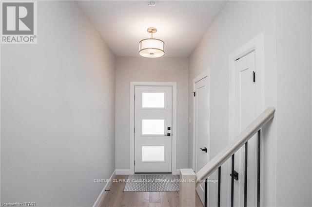 35 - 2700 Buroak Drive, London North, Ontario  N6G 5B6 - Photo 2 - X12773182