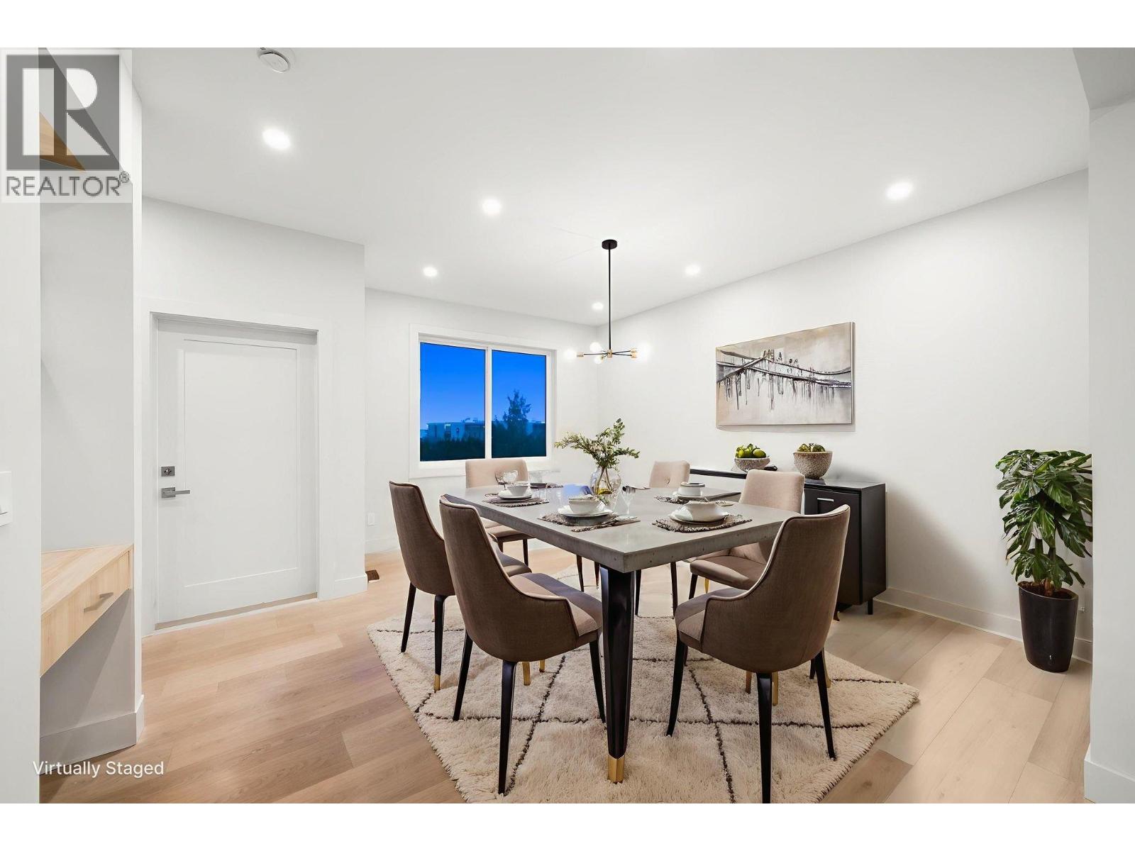 Listing Picture 25 of 34 : 3 3881 HURST STREET, Burnaby / 本拿比 - 魯藝地產 Yvonne Lu Group - MLS Medallion Club Member